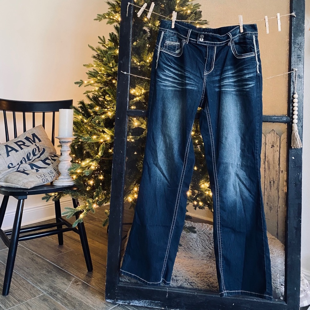 Lane Bryant Jeans w/contrast stitching and sequins